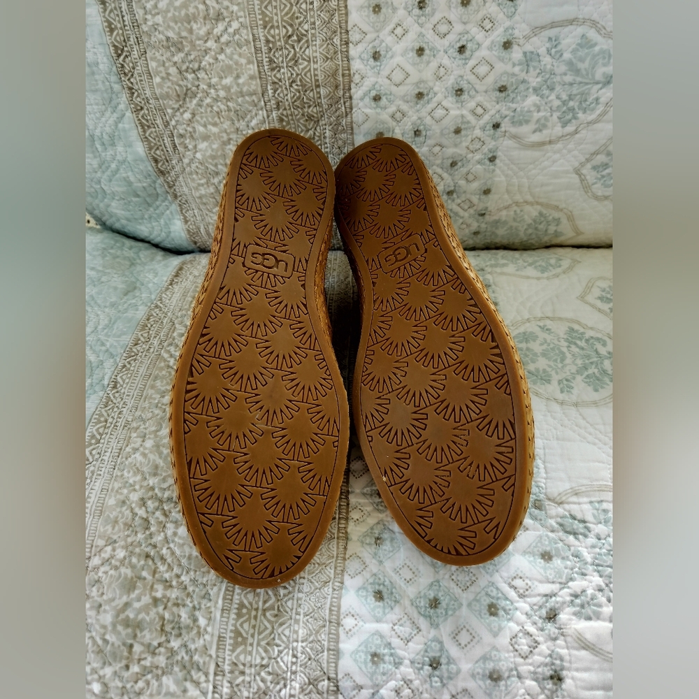 Ugg Women's Moccasin Slipper - Picture 5 of 9